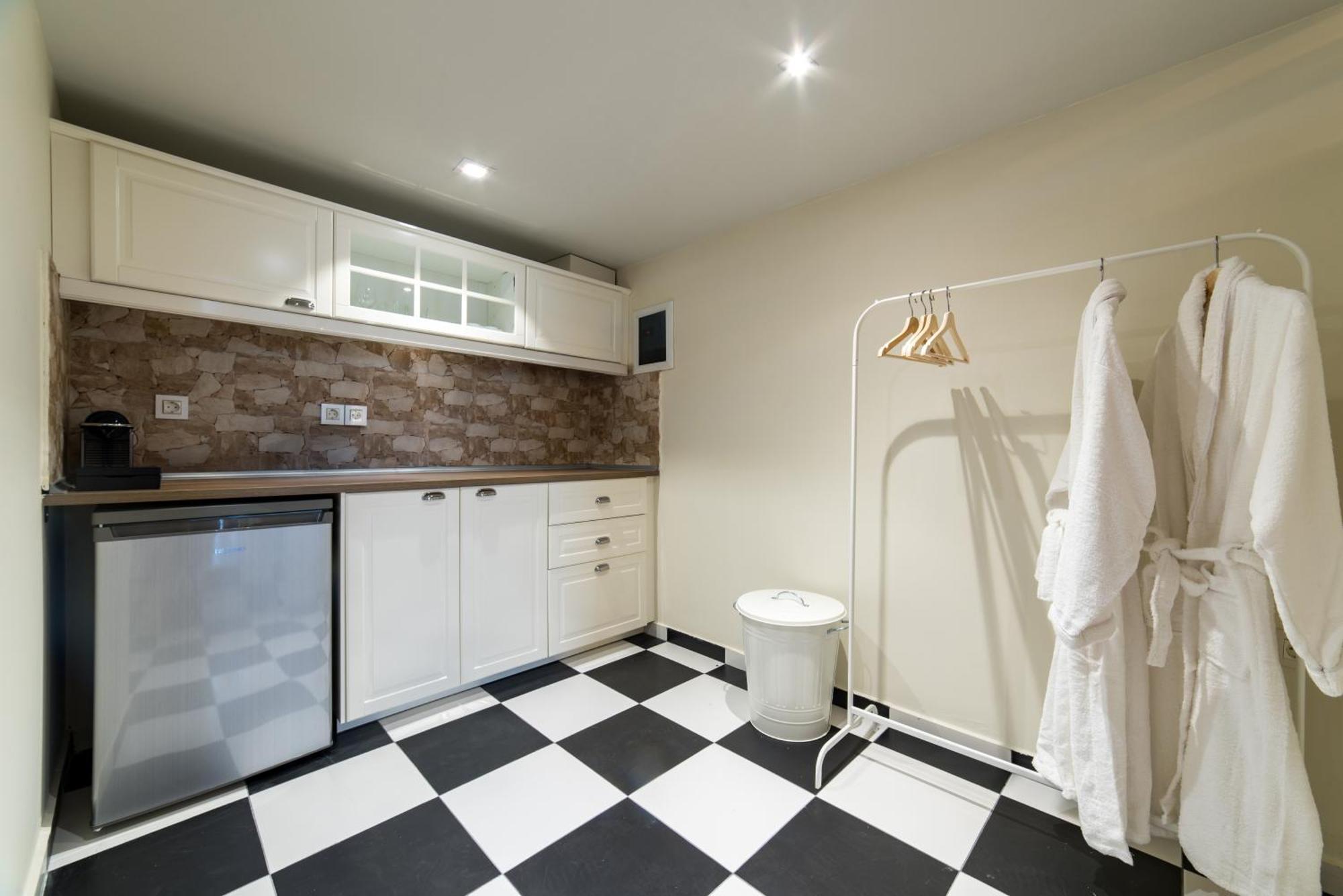 Oinoelia Luxury Suites & Residence 포토스 외부 사진