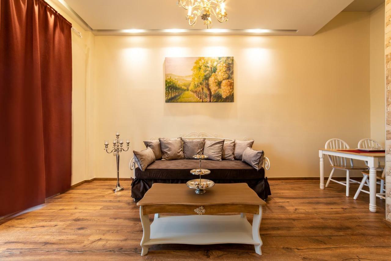 Oinoelia Luxury Suites & Residence 포토스 외부 사진