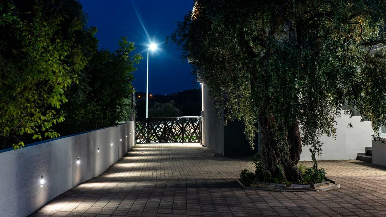 Oinoelia Luxury Suites & Residence 포토스 외부 사진